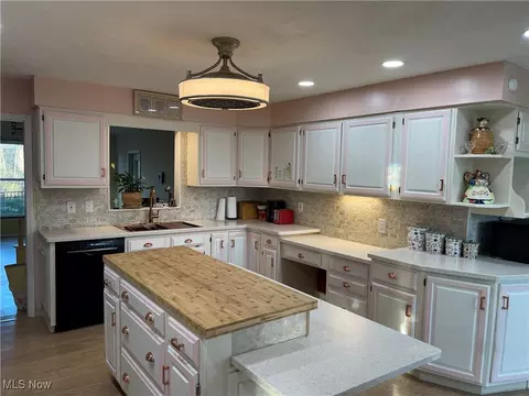 Kitchen - 170 Burns Rd, Elyria, OH 44035 photo 4 of 5