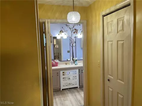 Entry Way - 170 Burns Rd, Elyria, OH 44035 photo 1 of 1