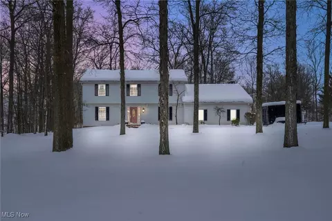 10121 Hobby Horse Ln, Concord, OH 44060