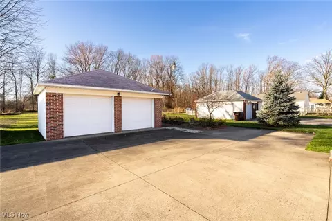 5160 Broadway, Lorain, OH 44052 photo 2