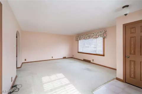 5160 Broadway, Lorain, OH 44052 photo 10
