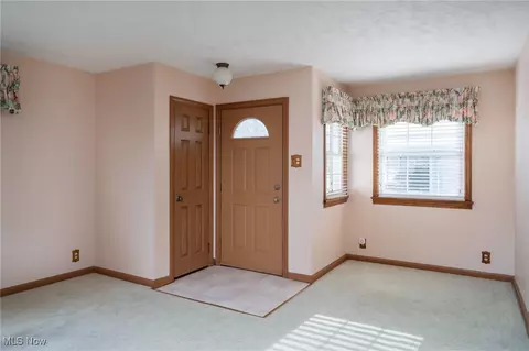 5160 Broadway, Lorain, OH 44052 photo 8