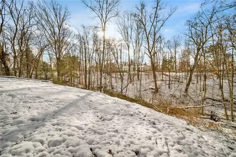 Exterior - 577 Grayton Rd, Berea, OH 44017 photo 8 of 9