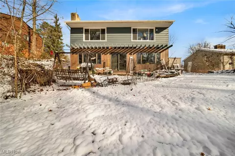Exterior - 577 Grayton Rd, Berea, OH 44017 photo 6 of 9