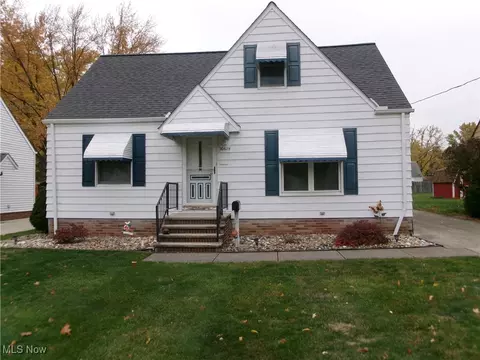 10674 Woodview Blvd, Parma Heights, OH 44130