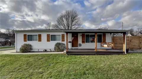 223 Oak St SW, Sugarcreek, OH 44681