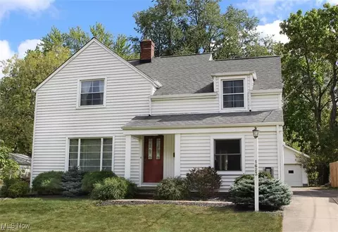 1623 Sunview Rd, Lyndhurst, OH 44124