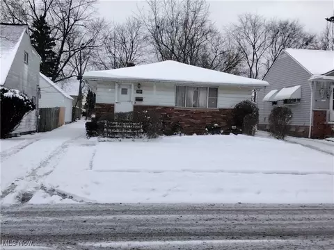 18707 Longview Ave, Maple Heights, OH 44137