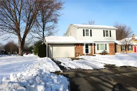 8015 Linden St, Mentor On The Lake, OH 44060