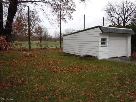 24201 Devoe Ave, Euclid, OH 44123 photo 21