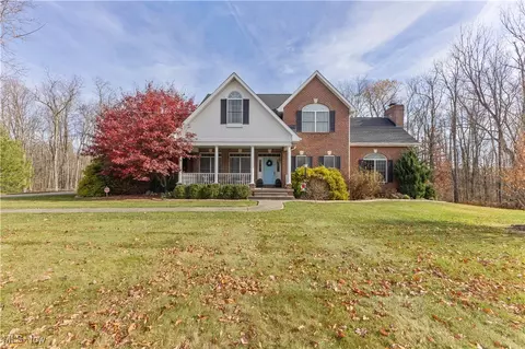 128 Willow Springs Dr, Wellsburg, WV 26070