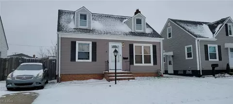 5223 W 50th St, Parma, OH 44134