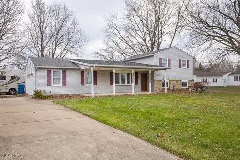 110 Habant Dr, Amherst, OH 44001