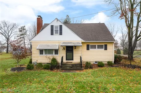 3738 Valley Dr, Norton, OH 44203