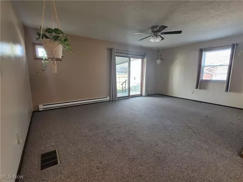 Living - 112 Nebraska Ave, Elyria, OH 44035 photo 6 of 7
