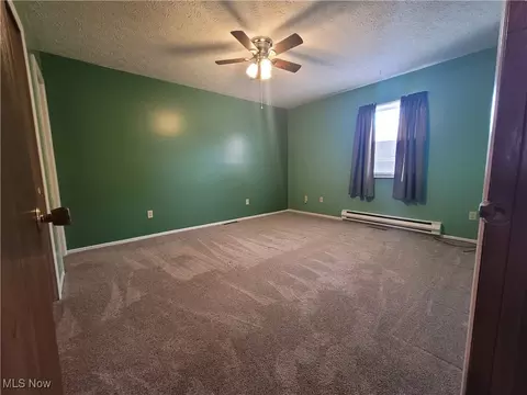 Bedroom - 112 Nebraska Ave, Elyria, OH 44035 photo 6 of 6