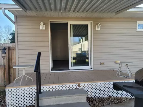 Exterior - 112 Nebraska Ave, Elyria, OH 44035 photo 1 of 5