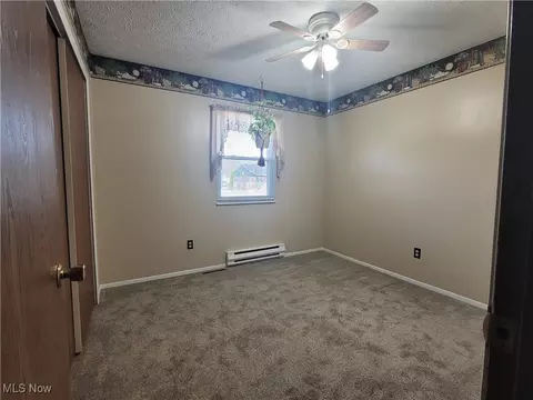Bedroom - 112 Nebraska Ave, Elyria, OH 44035 photo 1 of 6