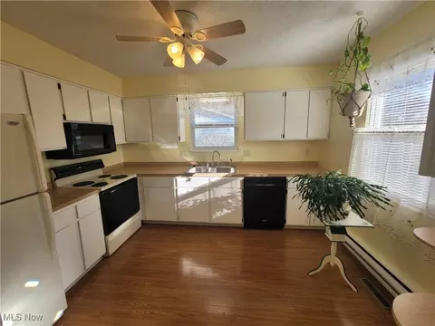 Kitchen - 112 Nebraska Ave, Elyria, OH 44035 photo 3 of 3