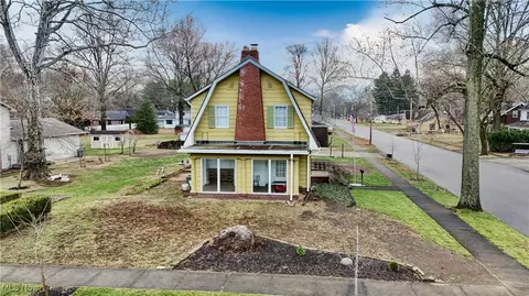 300 E 15th St, Dover, OH 44622 photo 4