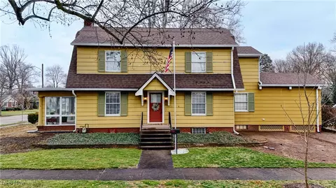 300 E 15th St, Dover, OH 44622