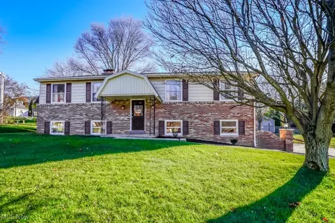 2208 52nd St NE, Canton, OH 44705