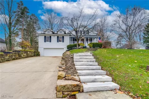 263 N Cleveland St, Chagrin Falls, OH 44022 photo 4