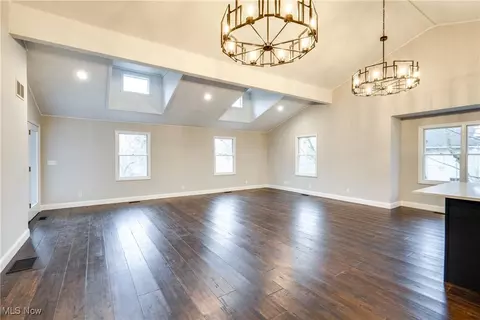 263 N Cleveland St, Chagrin Falls, OH 44022 photo 12
