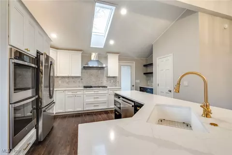 263 N Cleveland St, Chagrin Falls, OH 44022 photo 9