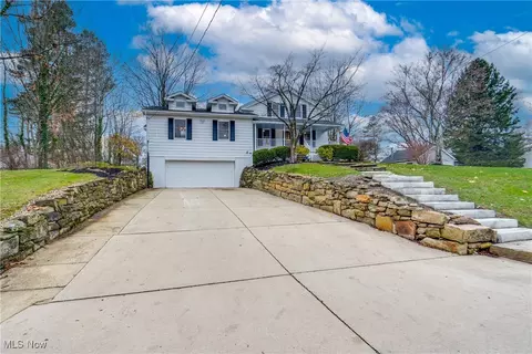 263 N Cleveland St, Chagrin Falls, OH 44022 photo 3