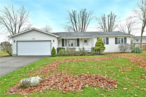 328 Orchard Ln, Cortland, OH 44410