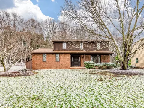 6792 Burgundy Ave NW, North Canton, OH 44720