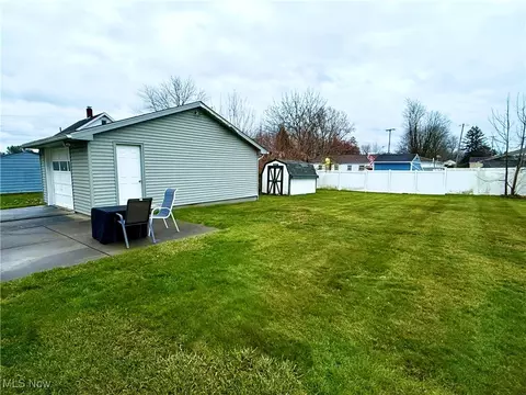 Exterior - 30 Renee Dr, Struthers, OH 44471 photo 3 of 5