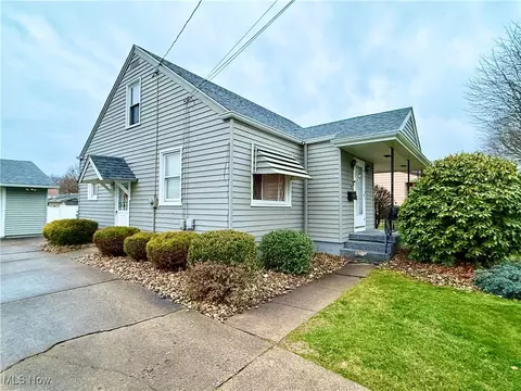 Exterior - 30 Renee Dr, Struthers, OH 44471 photo 5 of 5