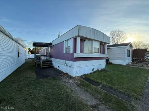 610 Patricia Ave NW, New Philadelphia, OH 44663