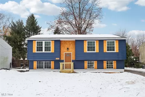 1365 Argyle Dr, Madison, OH 44057