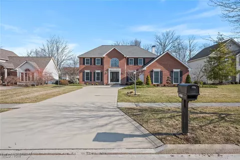 16315 Academy Dr, Strongsville, OH 44149