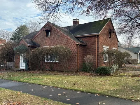 Exterior - 200 E 15th St, Dover, OH 44622 photo 2 of 5