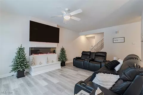 164 Larimar Dr, Willowick, OH 44095 photo 6