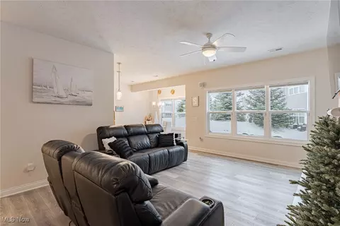 164 Larimar Dr, Willowick, OH 44095 photo 5