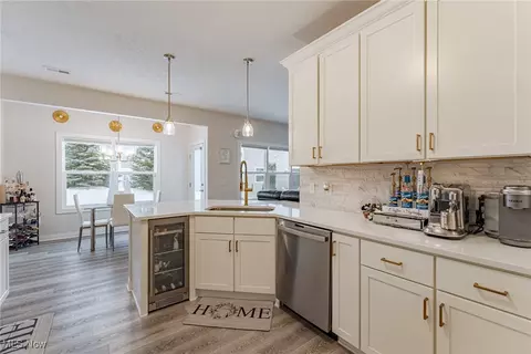 164 Larimar Dr, Willowick, OH 44095 photo 9