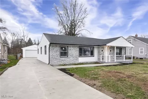 2022 Rhode St, Sandusky, OH 44870