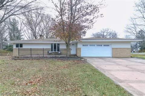 7741 Ragall Pkwy, Middleburg Heights, OH 44130