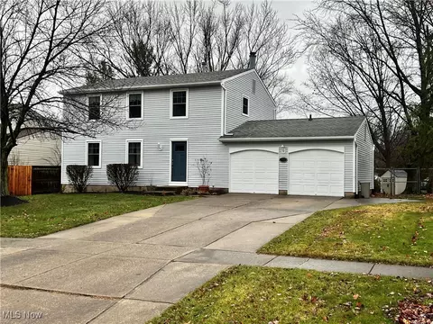 720 Brookledge Dr, Medina, OH 44256