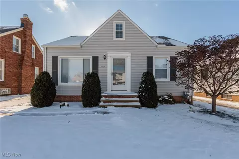 7915 Dorothy Ave, Parma, OH 44129