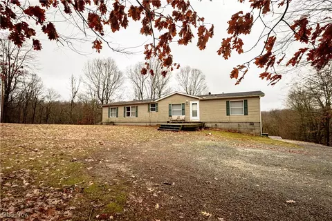 3088 Ivory Rd NW, Carrollton, OH 44615