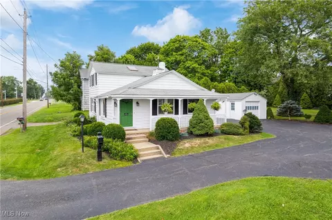 6055 Manchester Rd, New Franklin, OH 44319