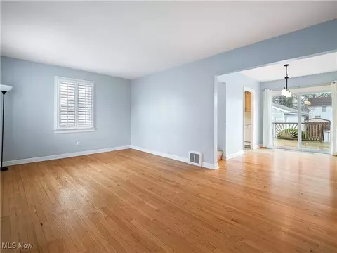 442 Cambridge Ave, Elyria, OH 44035 photo 7