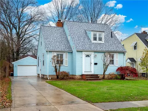 442 Cambridge Ave, Elyria, OH 44035 photo 4