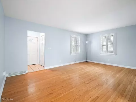 442 Cambridge Ave, Elyria, OH 44035 photo 5